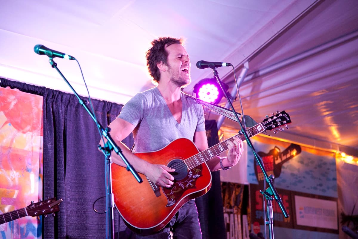 Dining and live music in Seaside